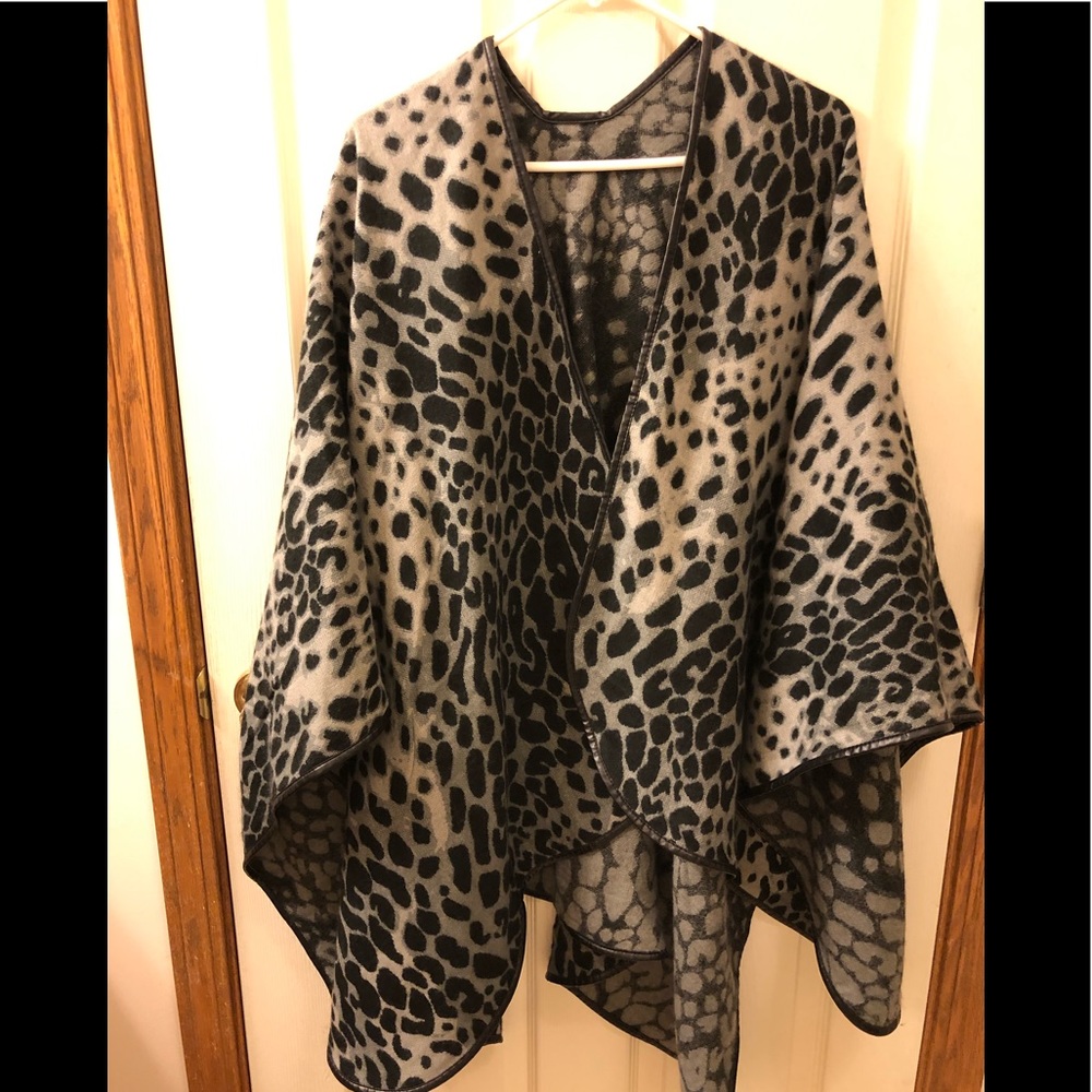 Ann Taylor Leopard Ruana/cape.